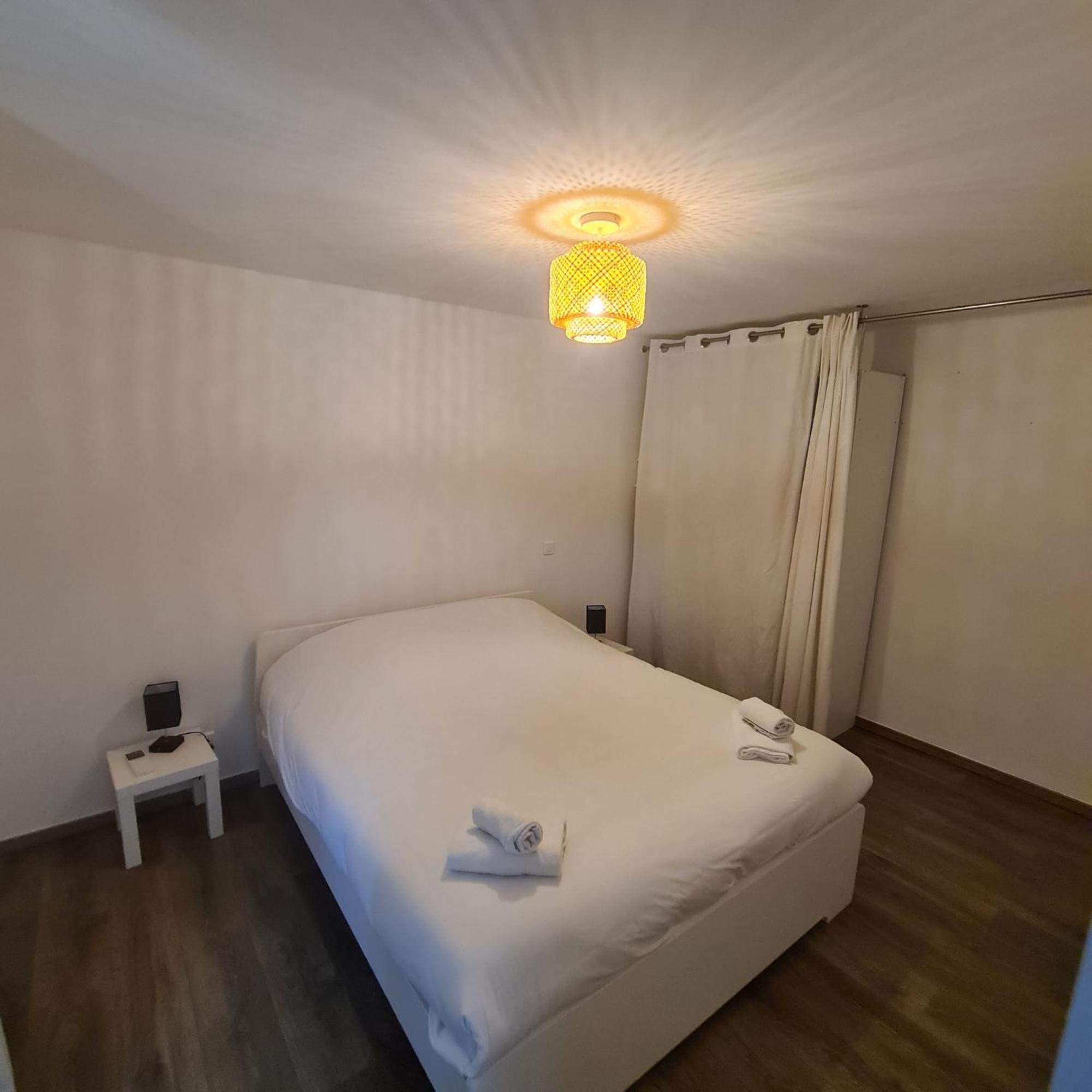 Le Relais De La Caleche Hotell Le Beausset Exteriör bild